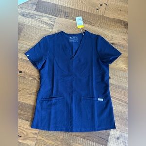 NWT Figs Casma scrub top